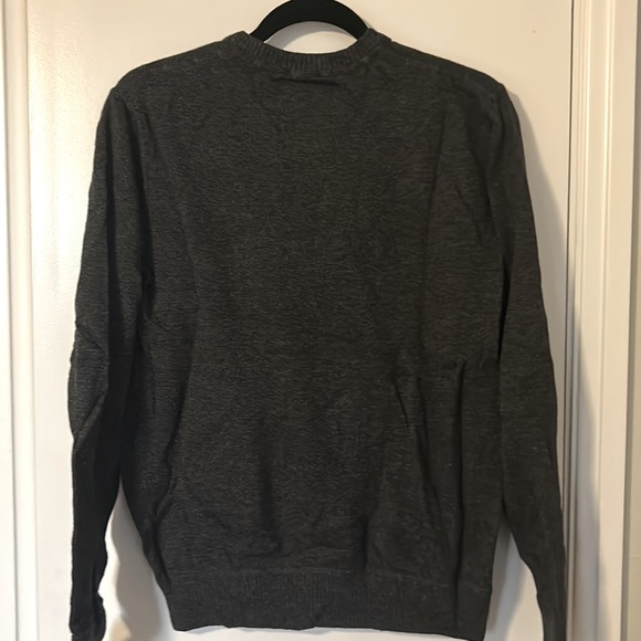 America Eagle Outfitters. Men’s v-neck Sweater, long sleeve Grey Color Size M - Picture 4 of 4